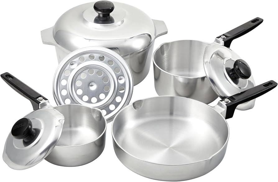 Cast aluminum cookware